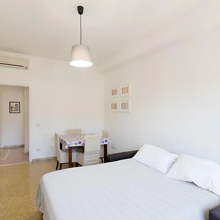 Renato Musei Vaticani By Interhome *
