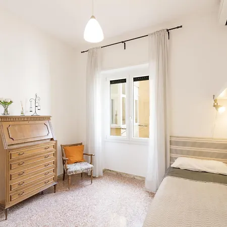 Renato Musei Vaticani By Interhome